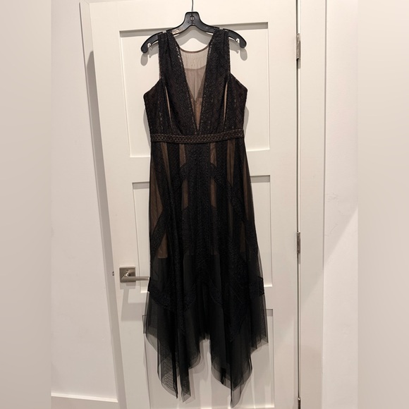 BCBGMAXAZRIA Andi Asymmetrical Lace Tulle Maxi Dress Black 12 Perfect Condition - Picture 7 of 16
